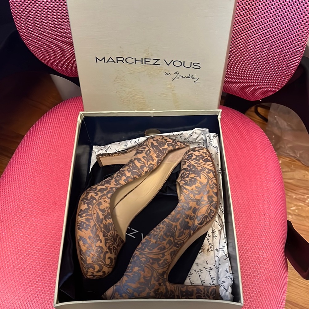 Marchez Vous cork Heels size 9